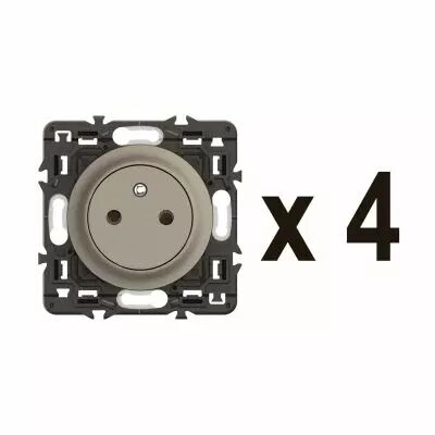 Lot 4 prises 2P+T Surface C�liane enjoliveurs Titanium et supports (CL7111)