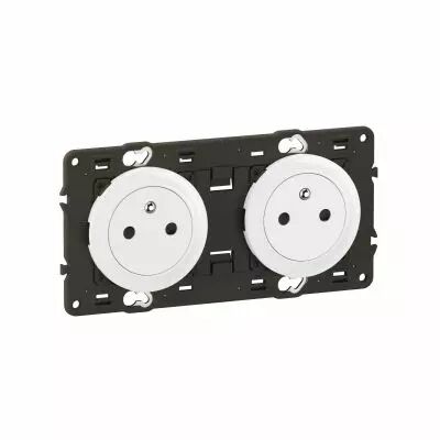 Double prise 2P+T Surface C�liane pr�c�bl�e enjoliveurs Blanc et support (CX0112)