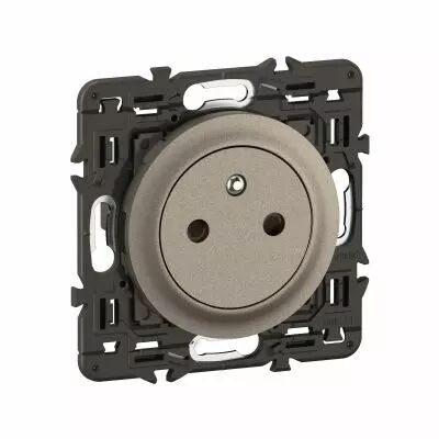 Prise 2P+T Surface C�liane enjoliveur Titanium et support (CY0111)