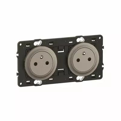 Double prise 2P+T Surface C�liane pr�c�bl�e enjoliveurs Titanium et support (CY0112)