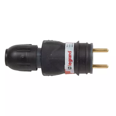 legrand-fiche m�le caoutchouc 2p+t 16a ik08 connexion auto ip44 avec �tiquette gencod (050110)
