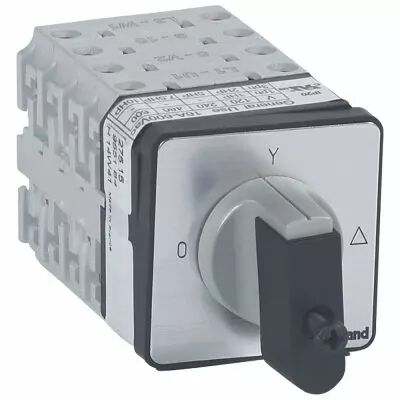 Commutateur moteur 3P - d�marreur 1 vitesse - PR 17 - 8 contacts - fix vis (027515)