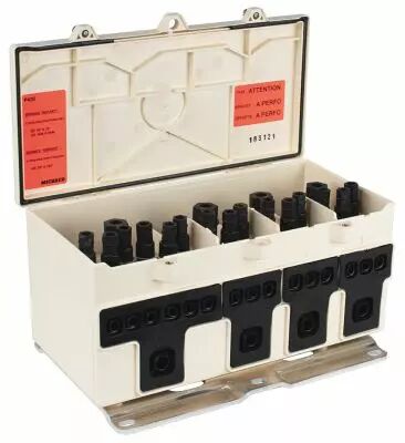 Bo�tier de connexion a�rien � perfo. d'isolant (P430)