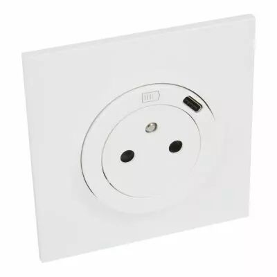 Prise 2P+T Surface + chargeur USB Type-C dooxie one livr�e complet avec griffes (600741)