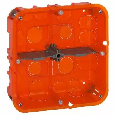 Bo�te multimat�riaux Batibox - grand format - 2x2 postes / 2x4/5 mod - prof 50