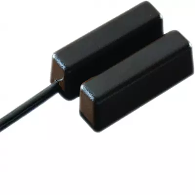 Contact ouverture universel prot�g� brun, fil (D8932)