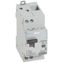 Disjoncteur diff DX³ 4500 - vis/vis -U+N 230V~ 25A -typeAC - 300mA - 6kA -courbe C - 2M (410727)