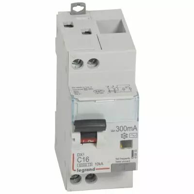 Disjoncteur diff DX� 6000 -vis/vis-U+N 230V~- 16A - type AC 300 mA-10 kA courbe C - 2M (410813)