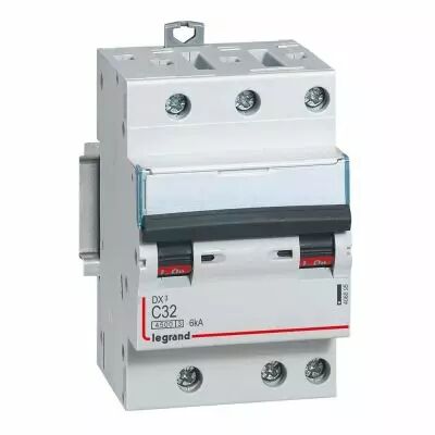 Disjoncteur DX� 4500 - vis/vis - 3P - 400 V~ - 32A - 6kA - courbe C - 1 mod (406895)