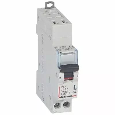 Disjoncteur DX� 6000 - auto/vis - U+N - 230V~ - 32 A - 10 kA - courbe C - 1M (407717)