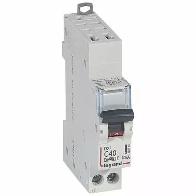 Disjoncteur DX� 6000 - auto/vis - U+N - 230V~ - 40 A - 10 kA - courbe C - 1M (407718)