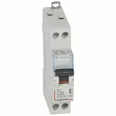 Disjoncteur DX� 6000 - vis/vis - U+N - 230V~ - 25 A - 10 kA - courbe C - 1M (407702)
