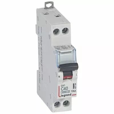 Disjoncteur DX� 6000 - vis/vis - U+N - 230V~ - 40 A - 10 kA - courbe C - 1M (407704)