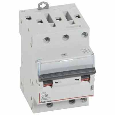 Disjoncteur DX� 6000 -vis/vis- 3P- 400V~-16A-10kA-courbeC-peigne HX� opti 4P - 3M (407838)
