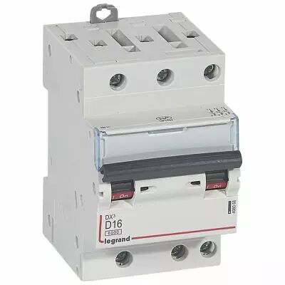 Disjoncteur DX� 6000-vis/vis-3P-400V~-16A-10kA-courbe D-peigne HX� opti 4P - 3M (408068)