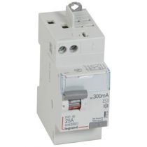 Inter diff DX³-ID - vis/auto - 2P - 230V~ - 25A -type AC - 300mA -départ haut-2M (411634)