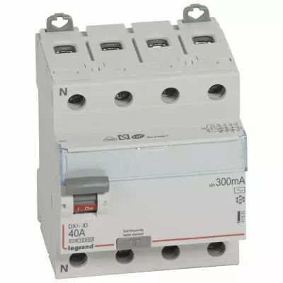 Inter diff DX�-ID - vis/vis - 4P- 400V~- 40A - type AC - 300mA - d�part bas - 4M (411665)