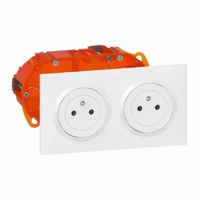 Kit double prise de courant 2P+T Surface dooxie 16A pr�c�bl�es finition blanc (300400)
