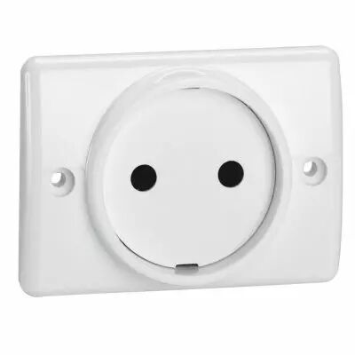 Prise � encastrer pour plinthe - 2P - 16 A - 250 V~ - blanc (050806)