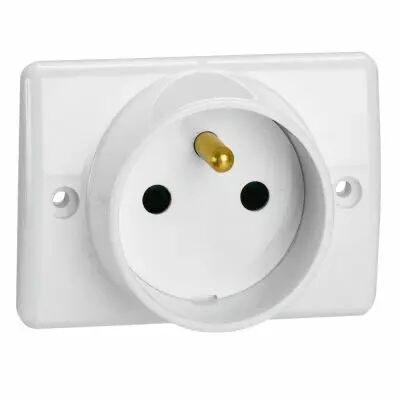 Prise � encastrer pour plinthe - 2P+T - 16 A - 250 V~ - blanc (050860)
