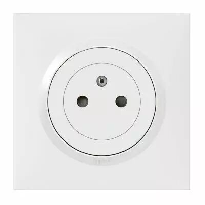 Prise de courant 2P+T Surface dooxie one 16A livr�e avec plaque carr�e blanche et griffes (600735)