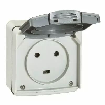 Prise saillie �tanche Plexo 20 A - 2P+T - IP55 - IK08 - � volet - 90x90 - gris
