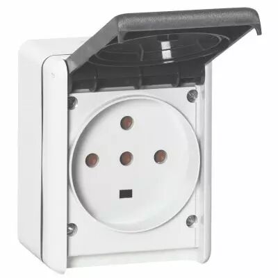 Prise saillie �tanche Plexo 32 A - 3P+N+T - IP44-IK08 - � volet - 96x119 - gris (055877)