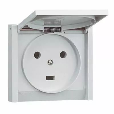 Socle � encastrer - prise �tanche Plexo 20 A - 2P+T - IP44-IK08 - gris (055703)