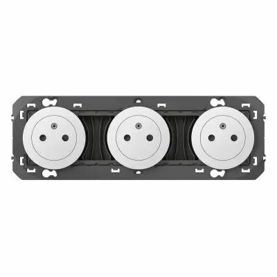 Triple prise de courant 2P+T Surface dooxie 16A pr�c�bl�es finition blanc (600333)